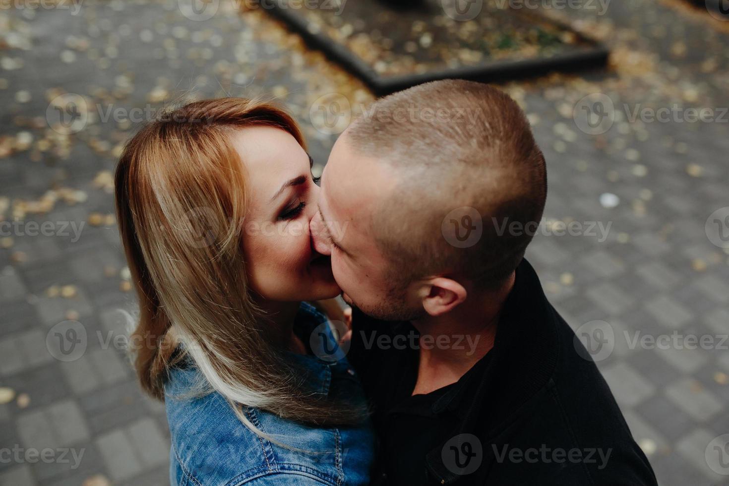 Couple outdoor portrait photo