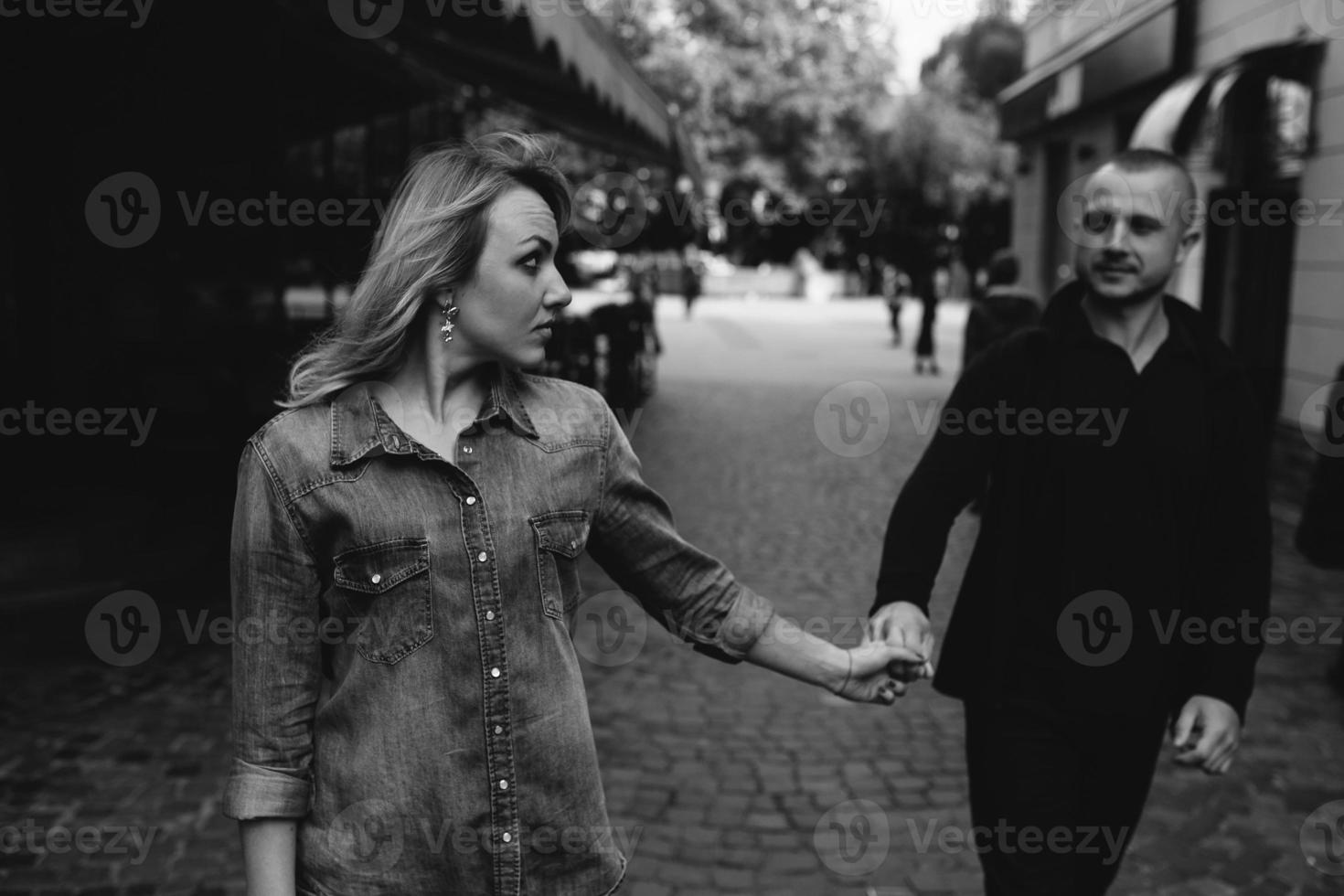 Couple outdoor portrait photo