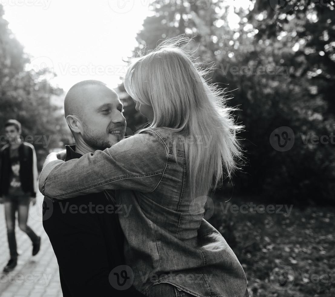 Couple outdoor portrait photo