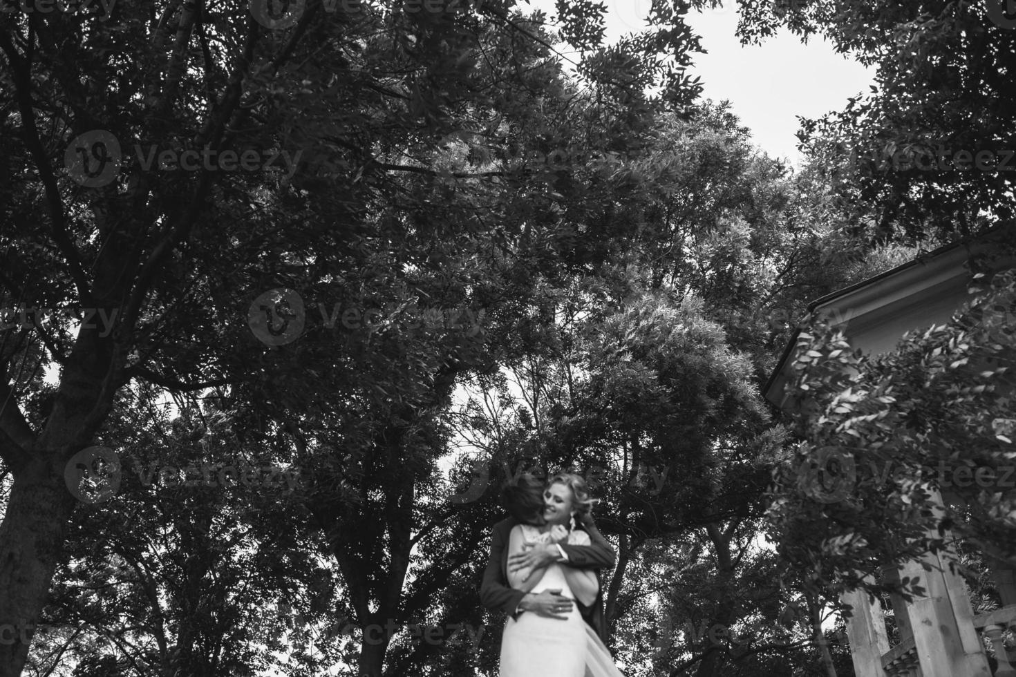 Couple outdoor portrait photo