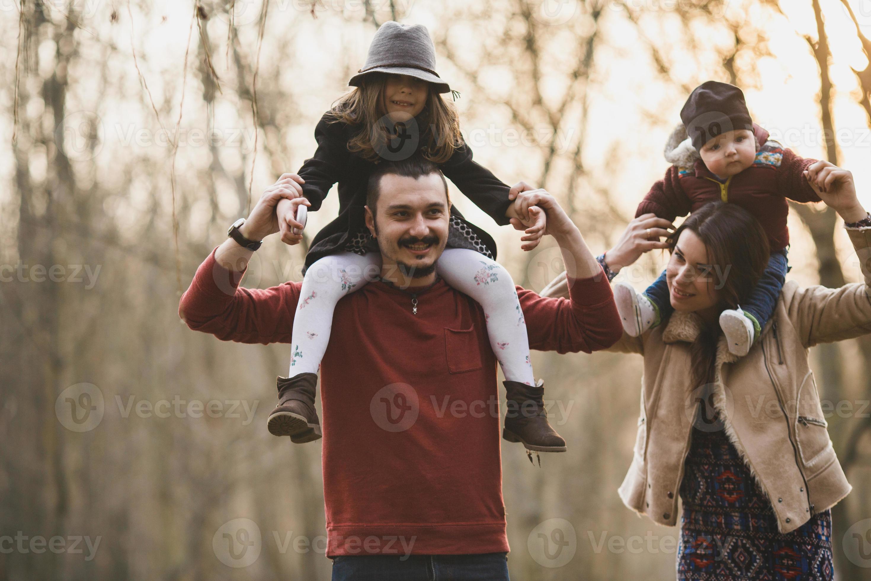 Family Outdoor Portrait 12557819 Stock Photo At Vecteezy family-outdoor-portrait-12557819-stock-photo-at-vecteezy