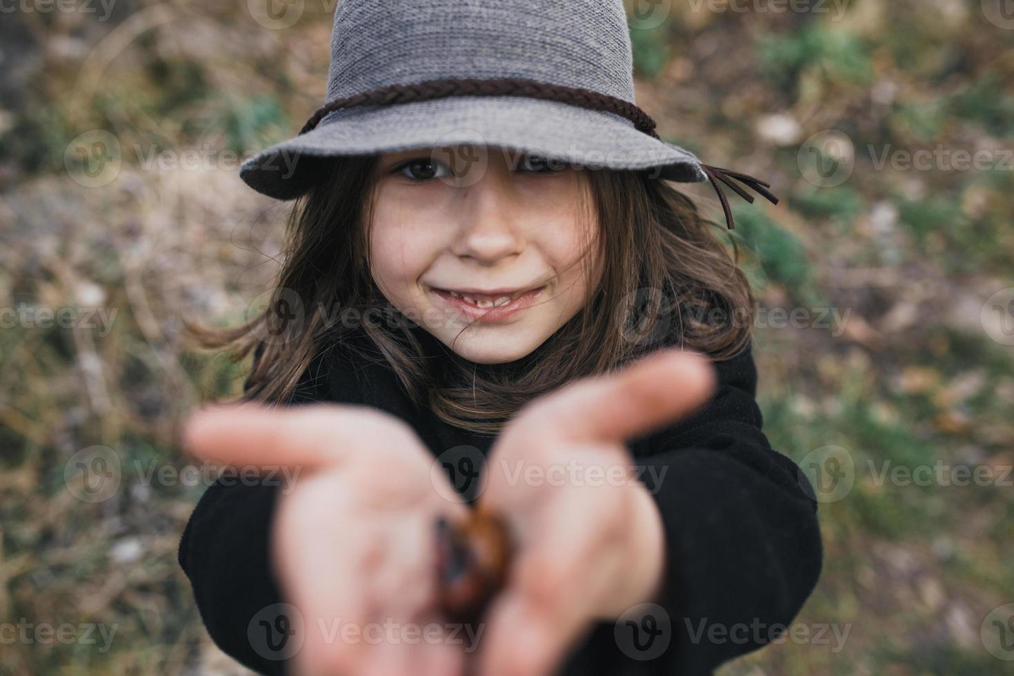 retrato de niña al aire libre foto