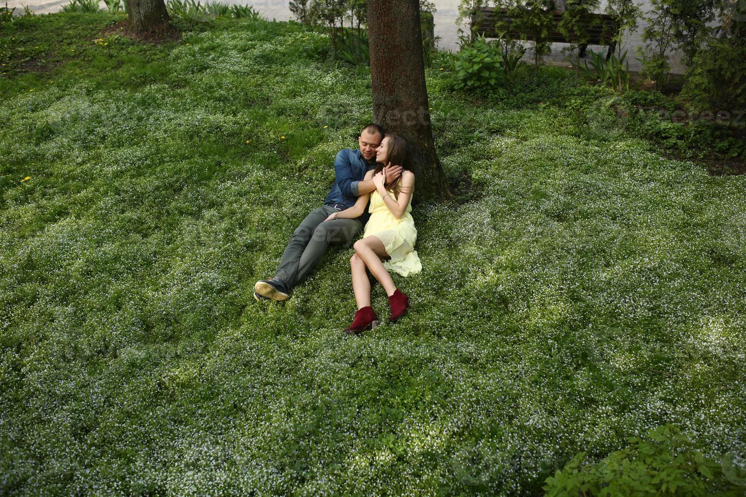 Couple outdoor portrait photo