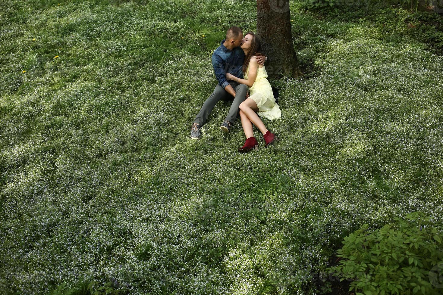 retrato de pareja al aire libre foto