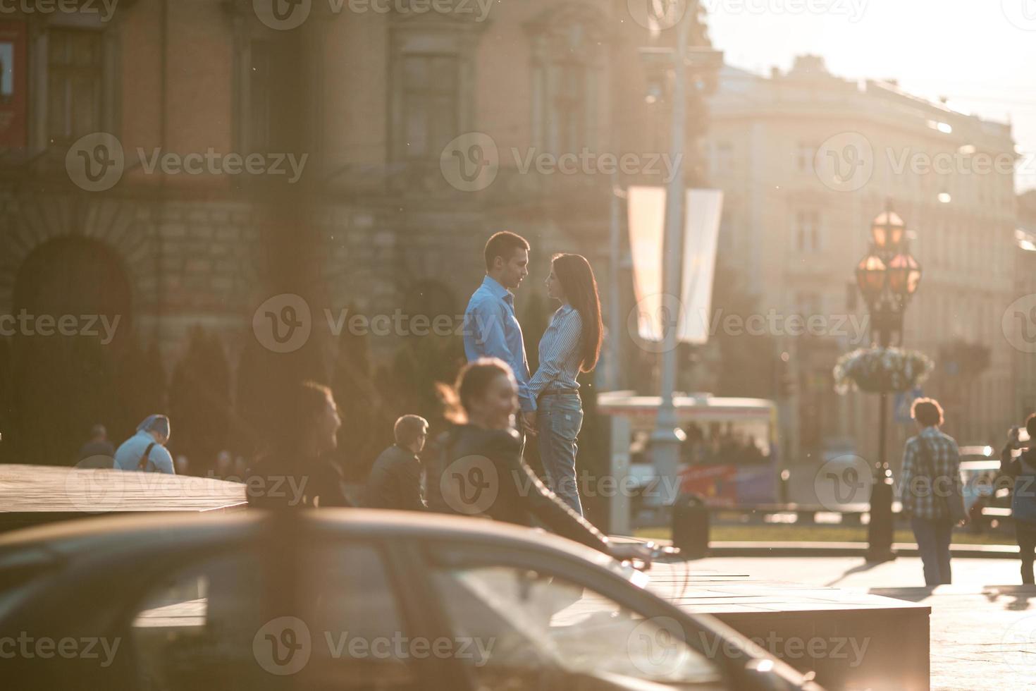 pareja en la ciudad foto