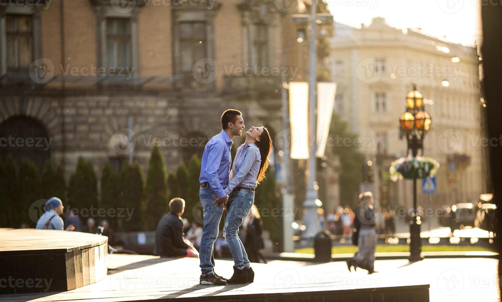 retrato de pareja al aire libre foto