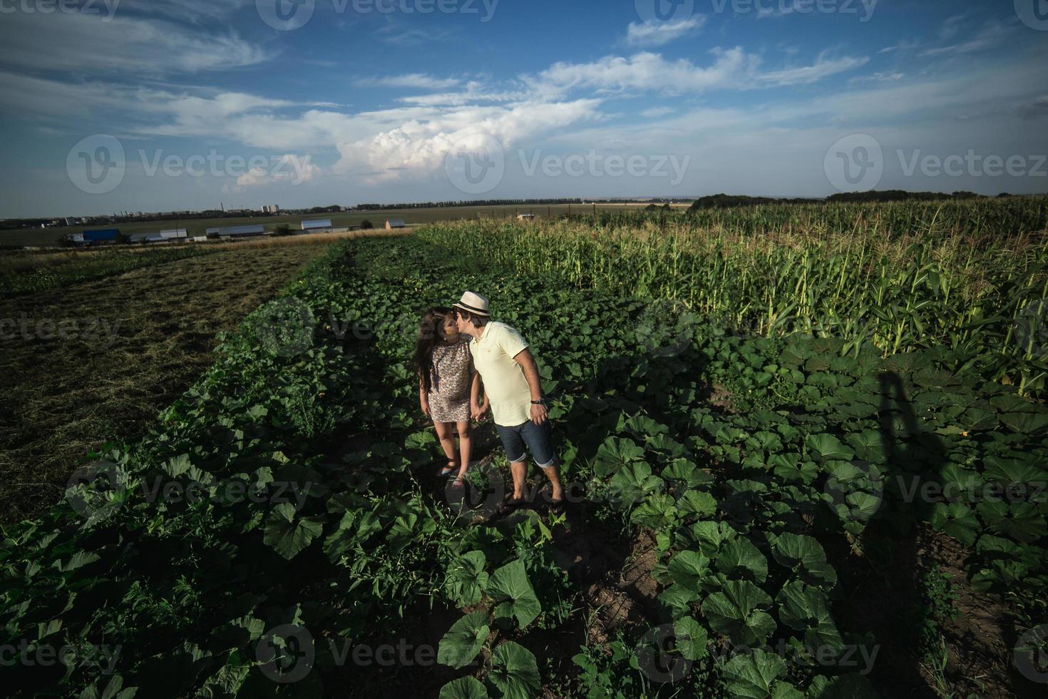 Couple pregnancy portrait photo