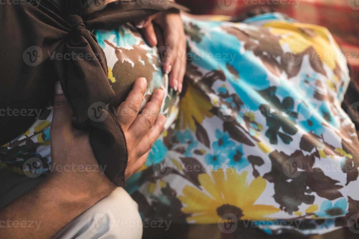 Couple pregnancy portrait photo