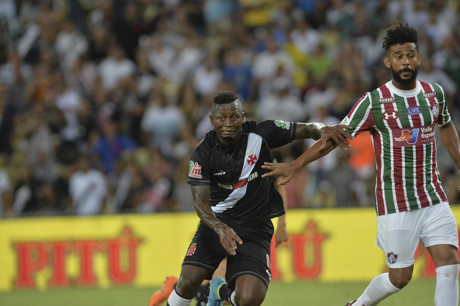 rio, brasil - 30 de marzo de 2018 - jugador de riascos en el partido entre fluminense y vasco por la semifinal del campeonato carioca en el estadio maracana foto