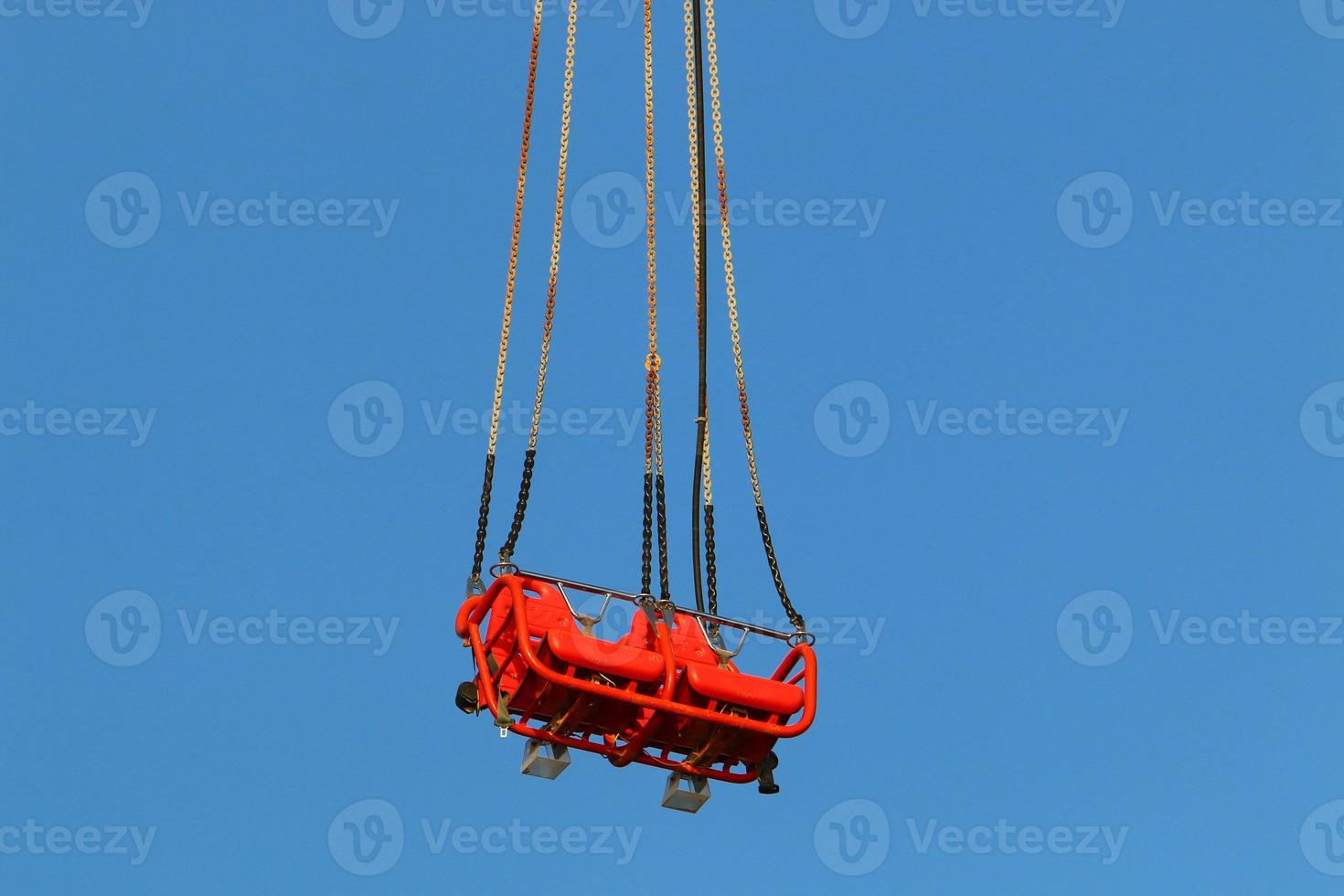 figuras para juegos y deportes en un parque infantil en israel. foto