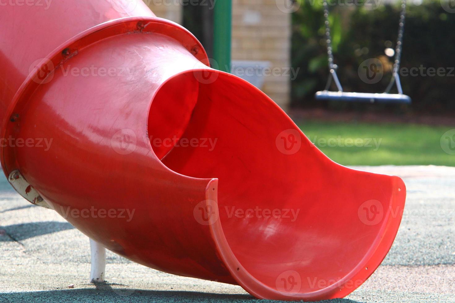 figuras para juegos y deportes en un parque infantil en israel. foto