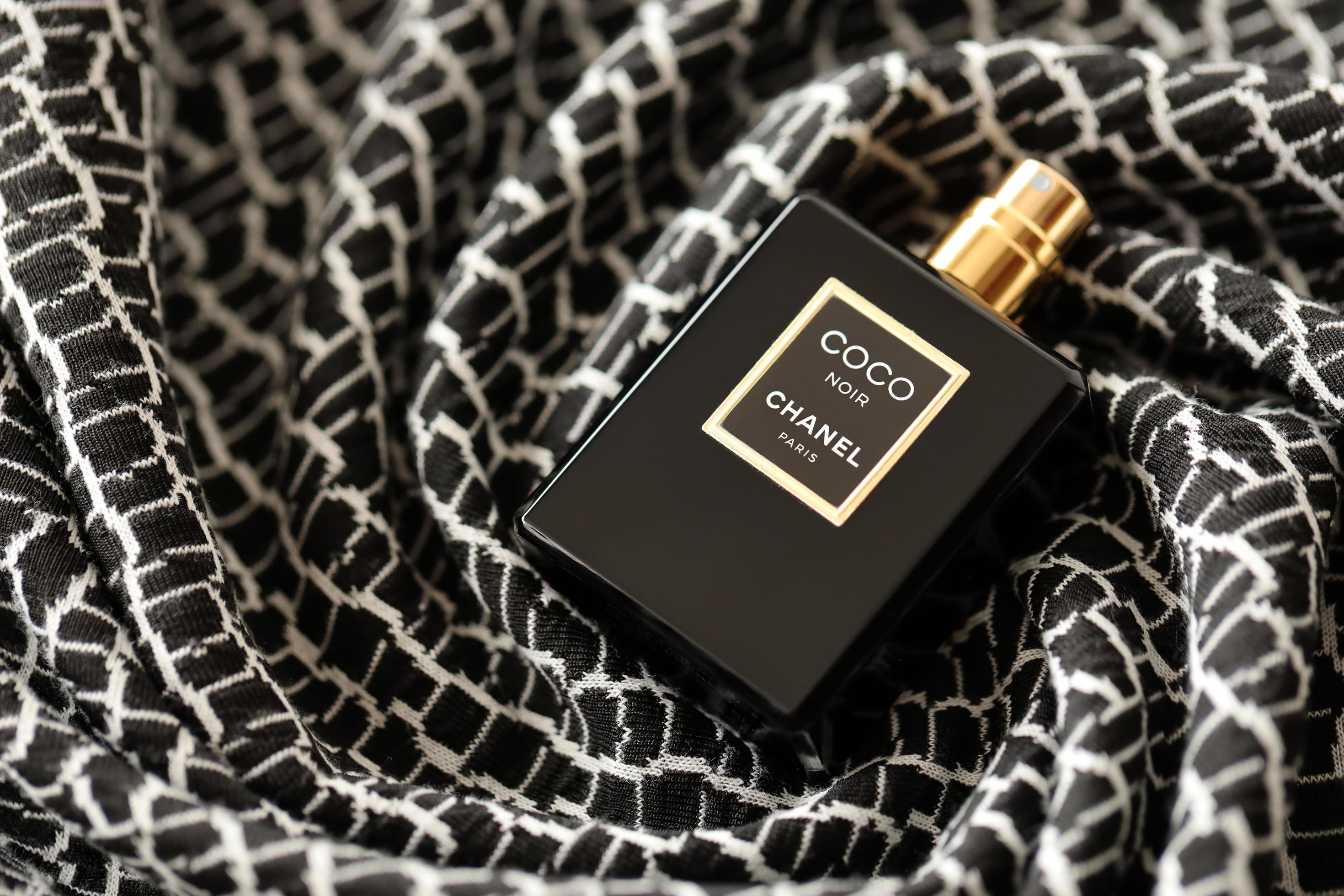 Coco Noir Perfume 