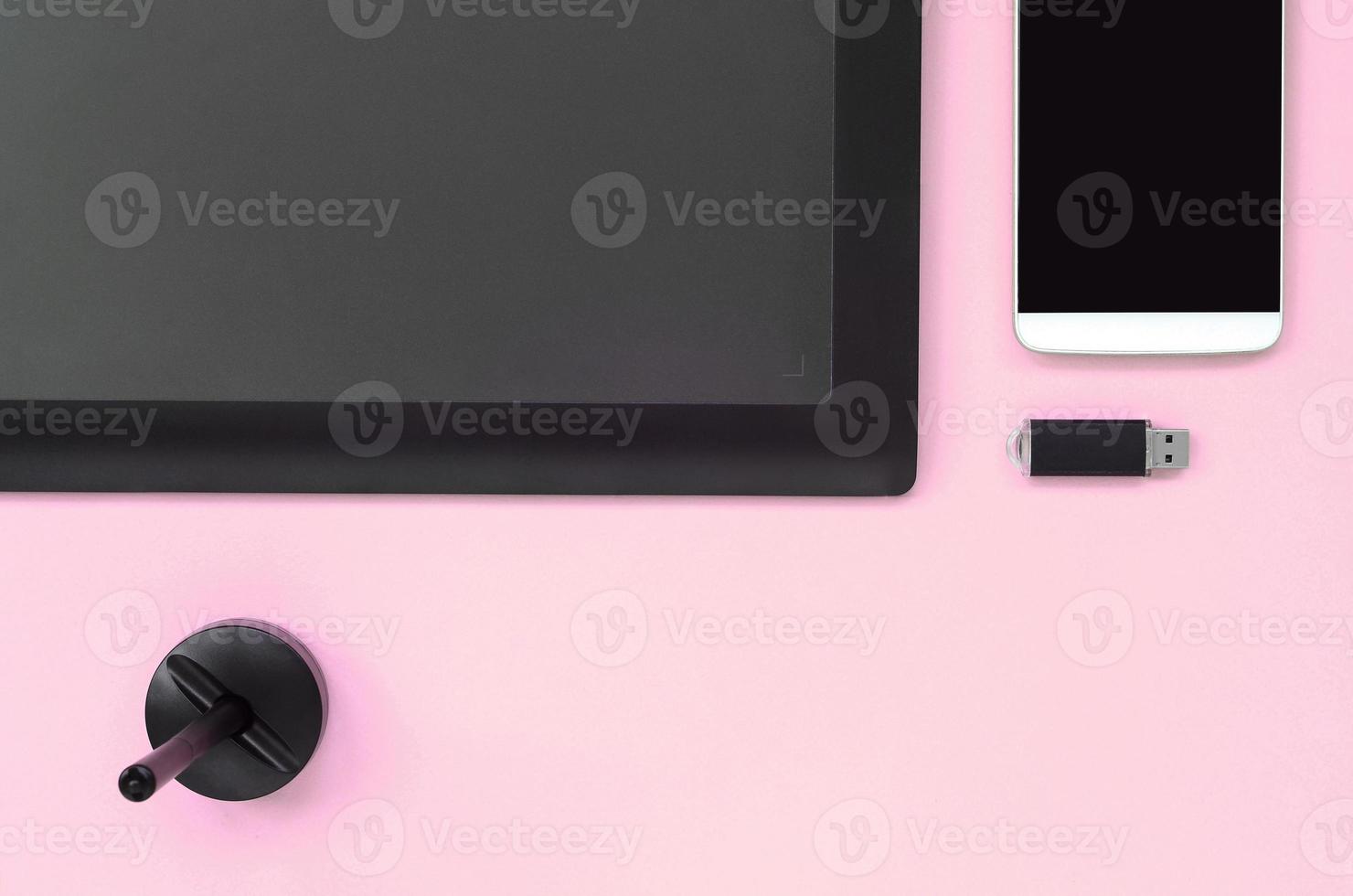 Graphic tablet and pen, usb memory card and smartphone photo