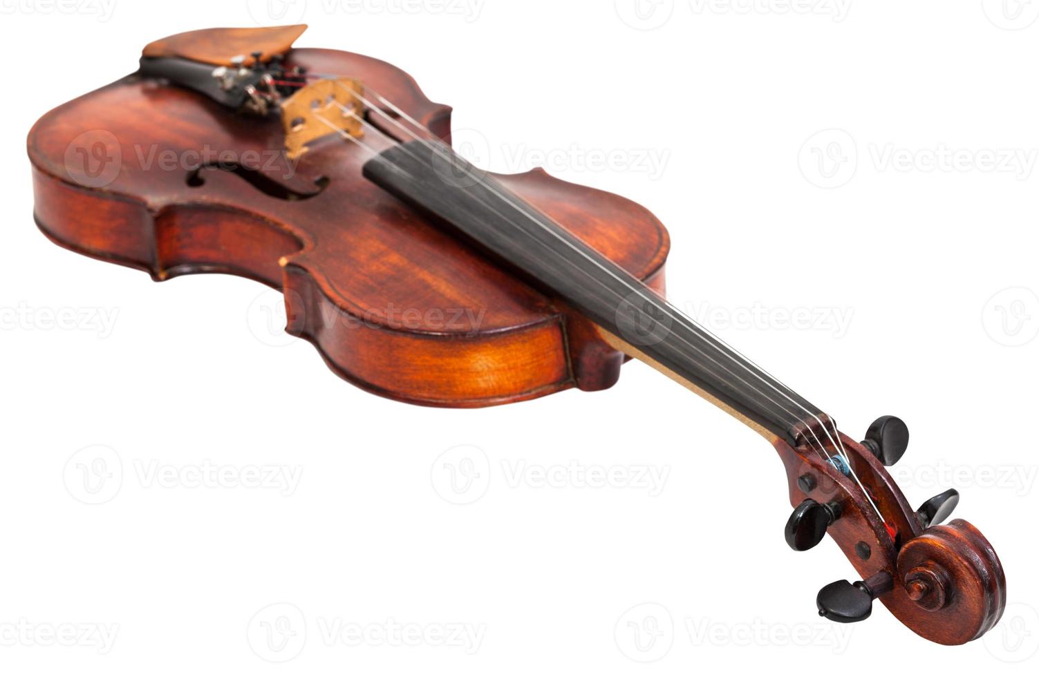viejo violín aislado en blanco foto