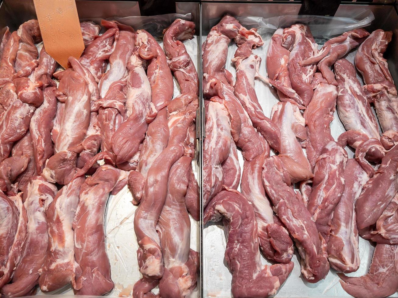 carne de cerdo o carne que se vende en tiendas departamentales. foto