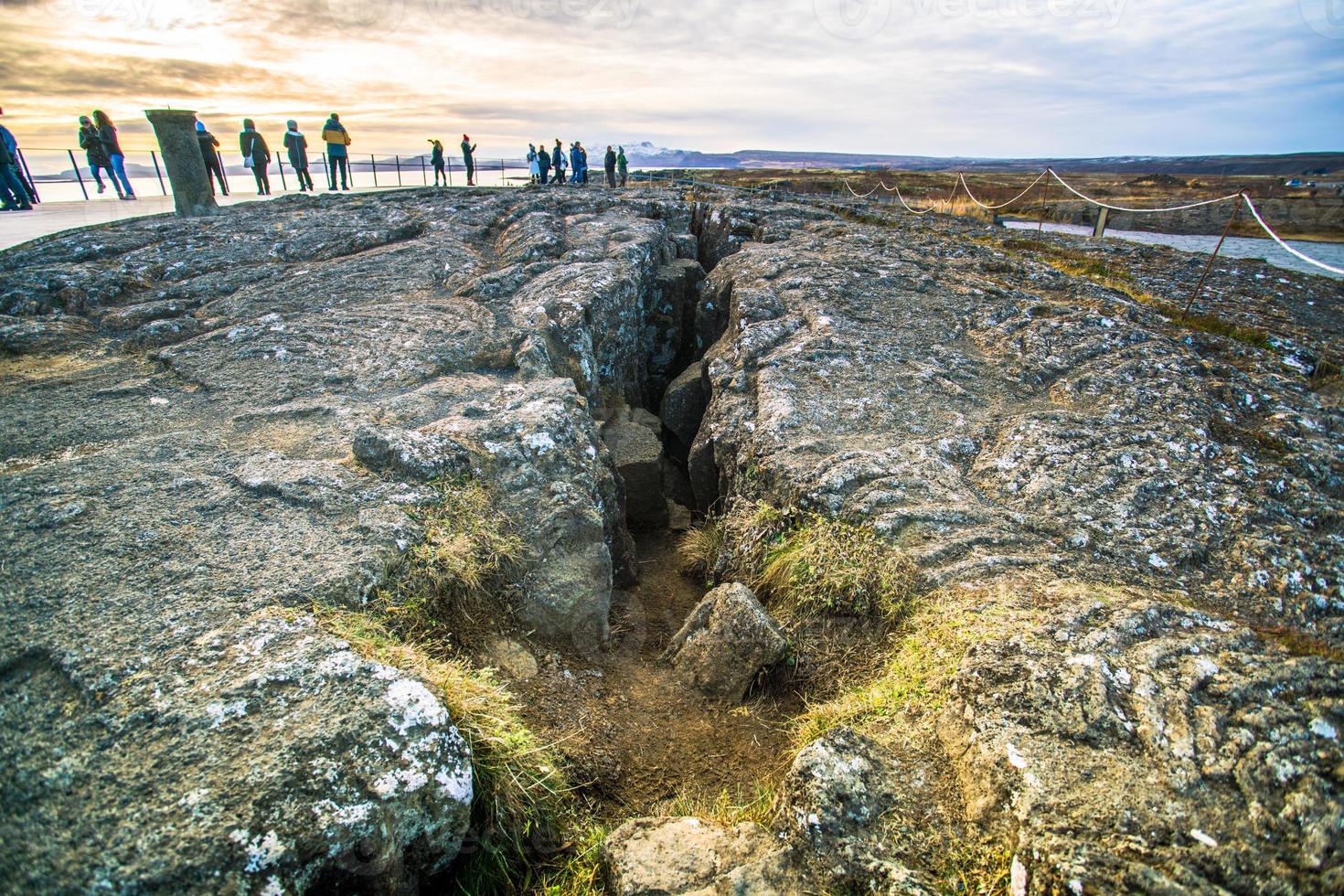 pingvellir, o thingvellir, un sitio de parque nacional histórico y cultural en el suroeste de Islandia, límite entre la placa tectónica de América del Norte y la euroasiática foto