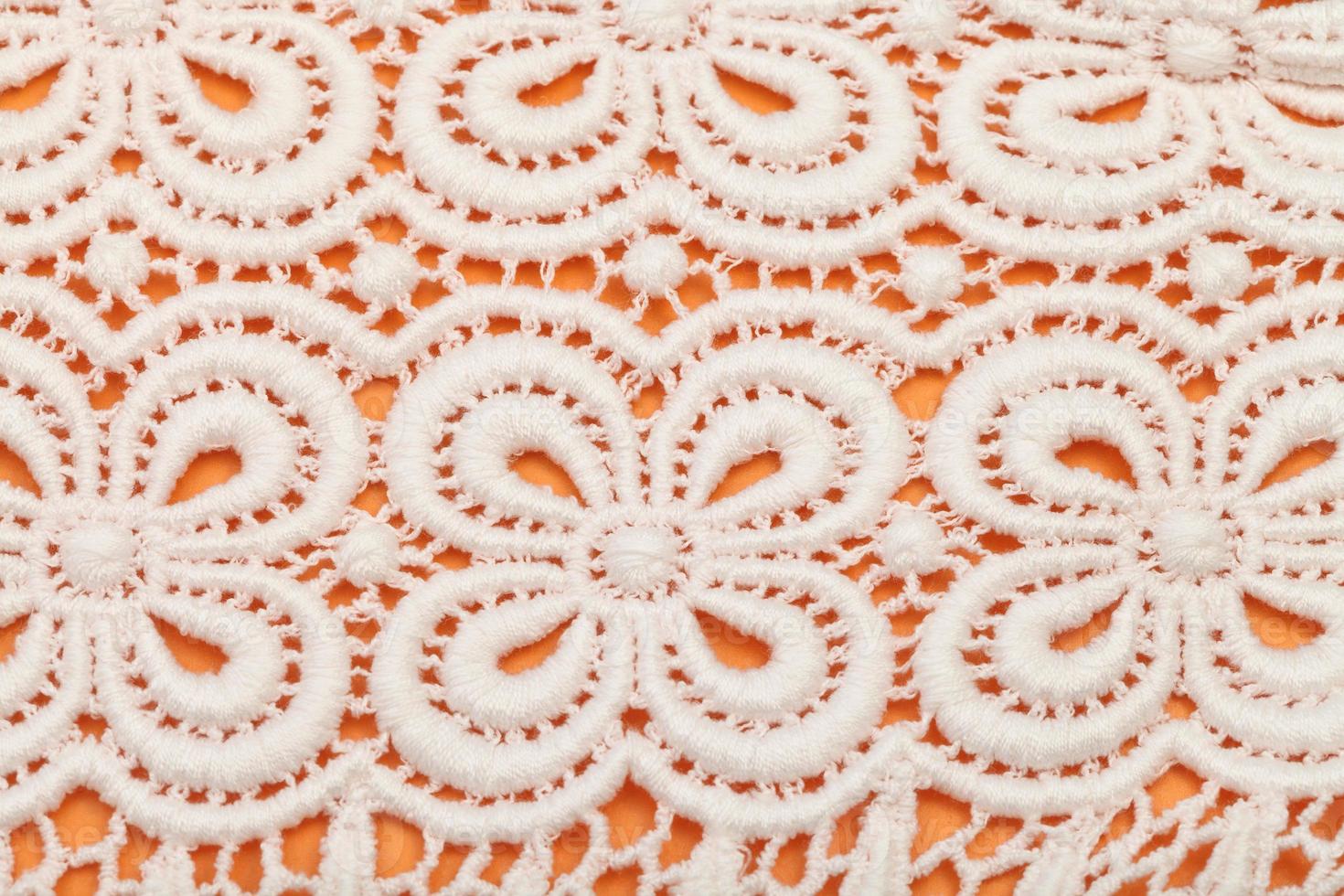 Adorno floral a máquina tejiendo encaje de guipur foto