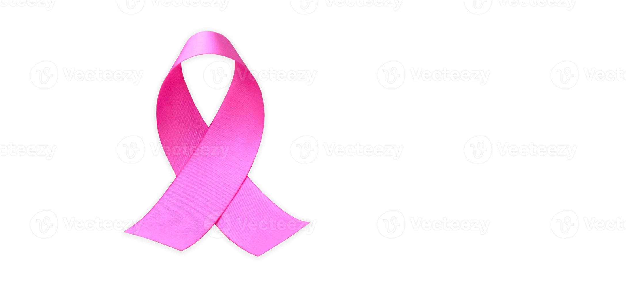 cinta rosa aislada, símbolo de la campaña de concientización sobre el cáncer de mama femenino en octubre, con senderos recortados. foto