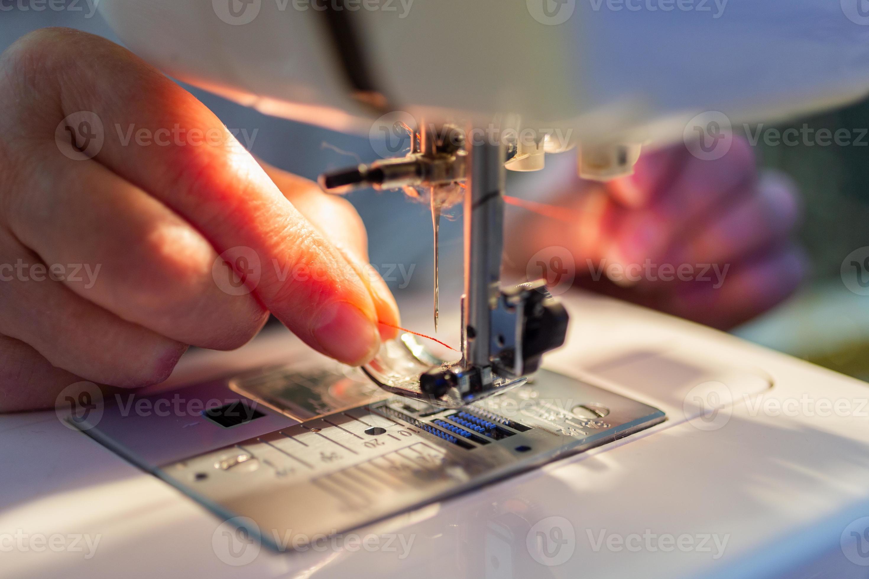 How to thread a sewing needle. - The Needle Lady