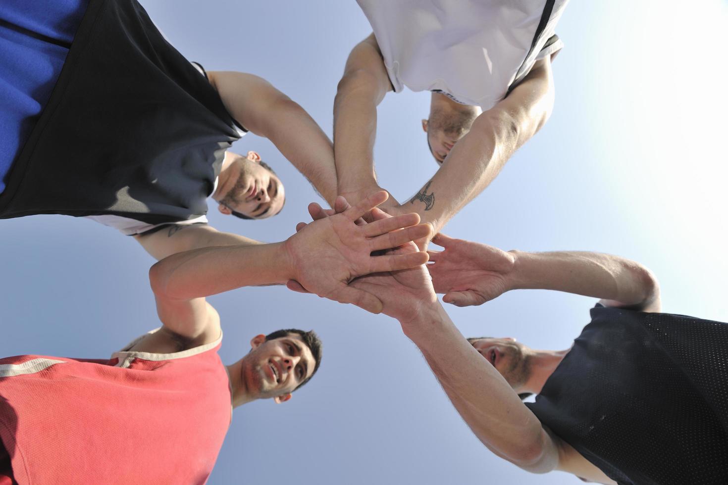 basketball players team photo