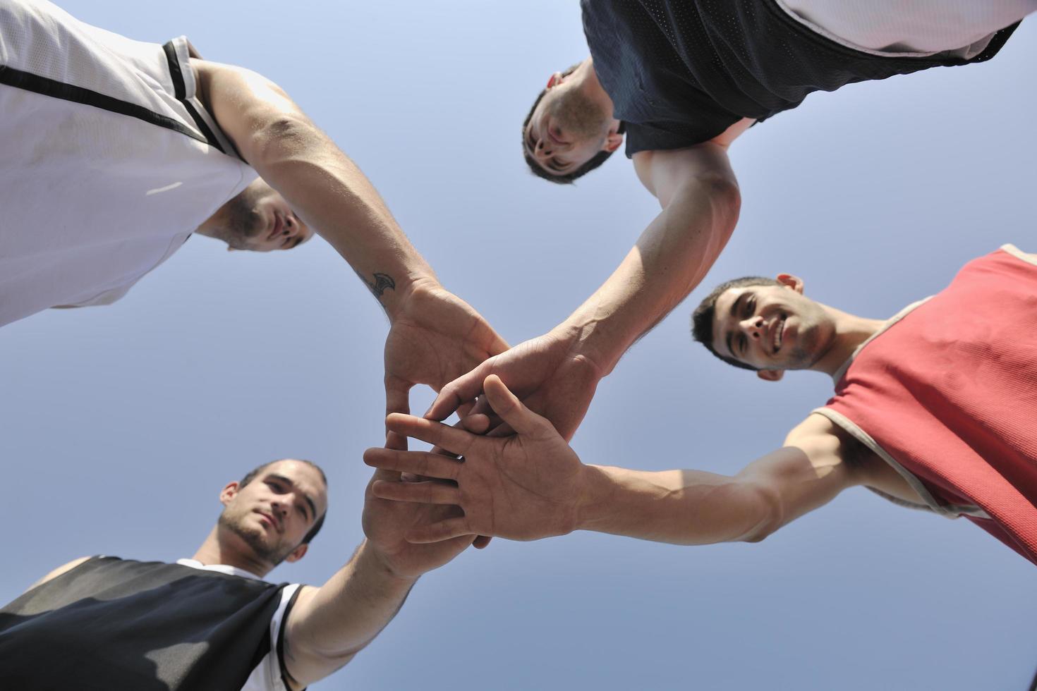 basketball players team photo