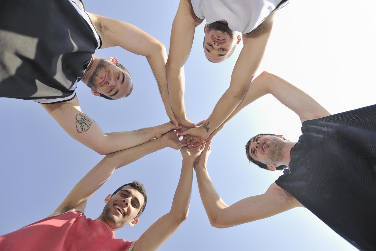 basketball players team photo