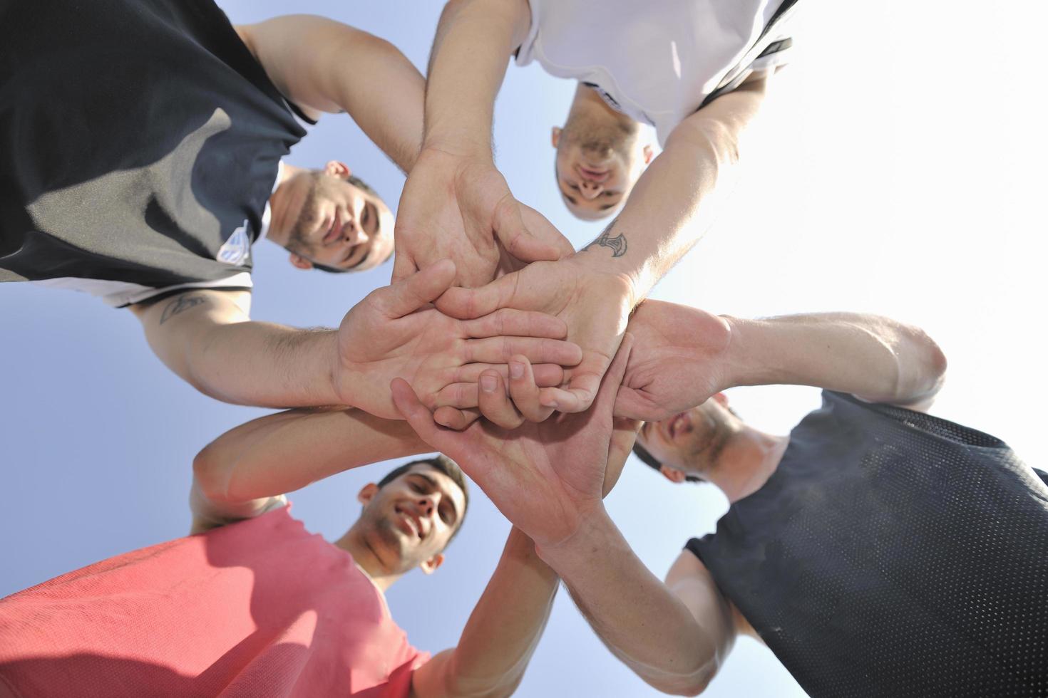 basketball players team photo