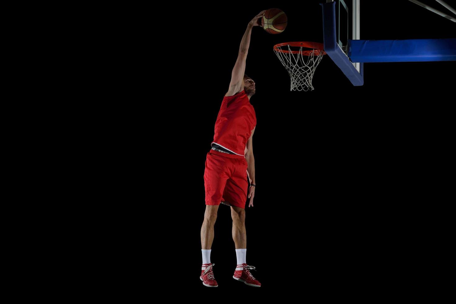 jugador de baloncesto en acción foto