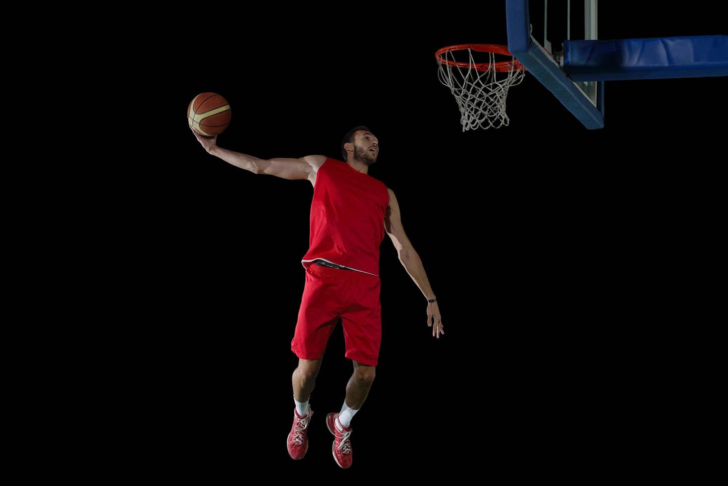 jugador de baloncesto en acción foto