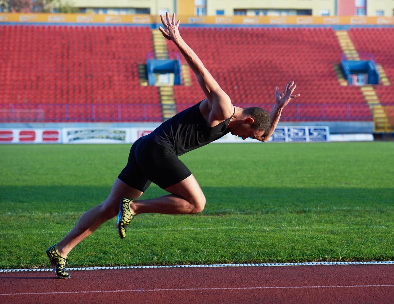 Athletic man start photo