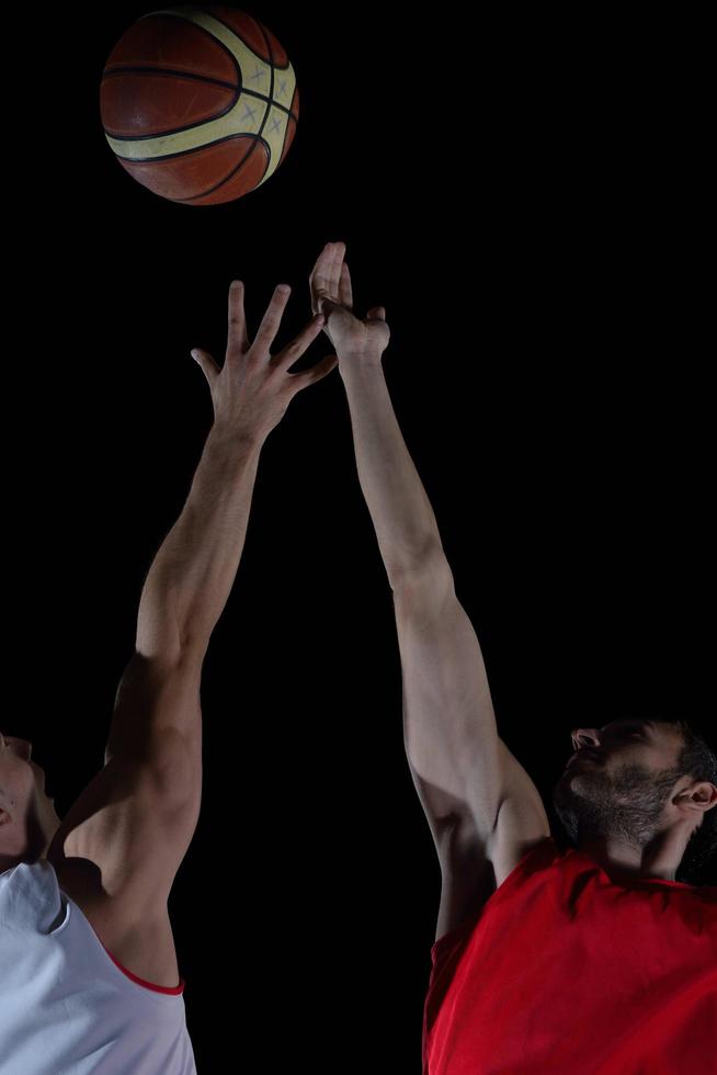 jugador de baloncesto en acción foto