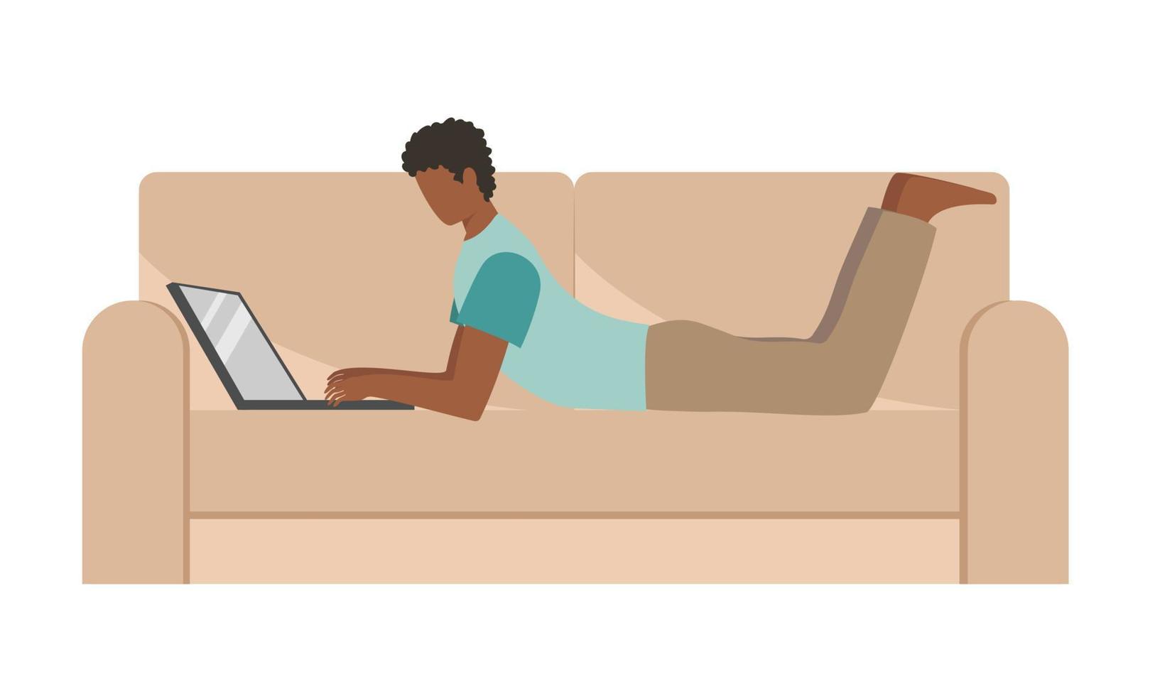 el hombre afroamericano yacía en el sofá y trabajaba en la computadora portátil. vector