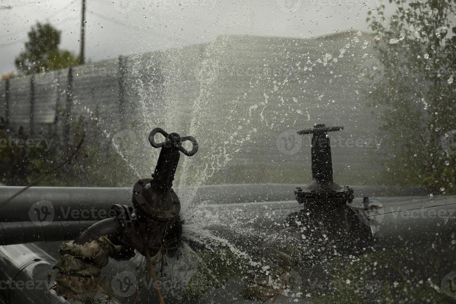 falla de la grúa. avance de agua caliente. detalles de la situación de emergencia. foto