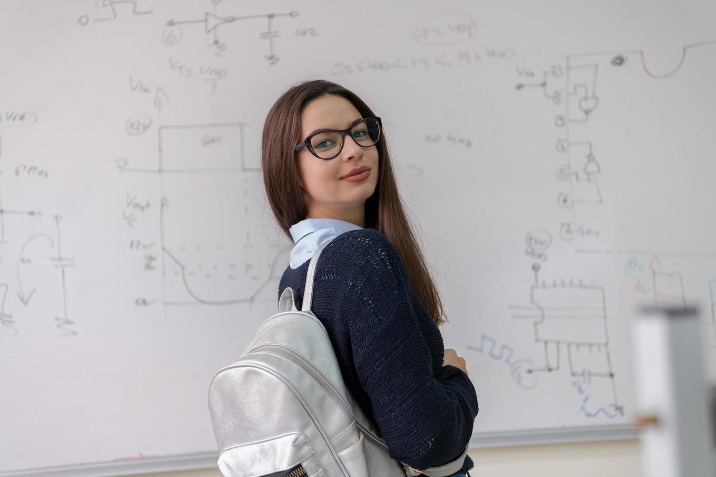 retrato de una joven estudiante hermosa foto