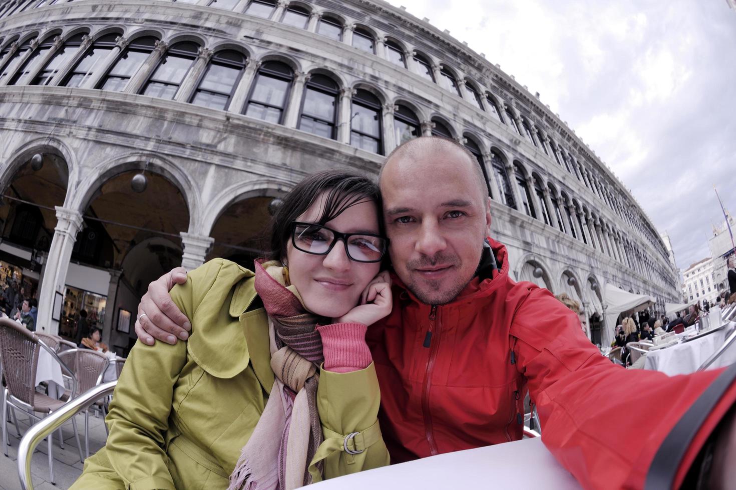 pareja feliz en venecia foto