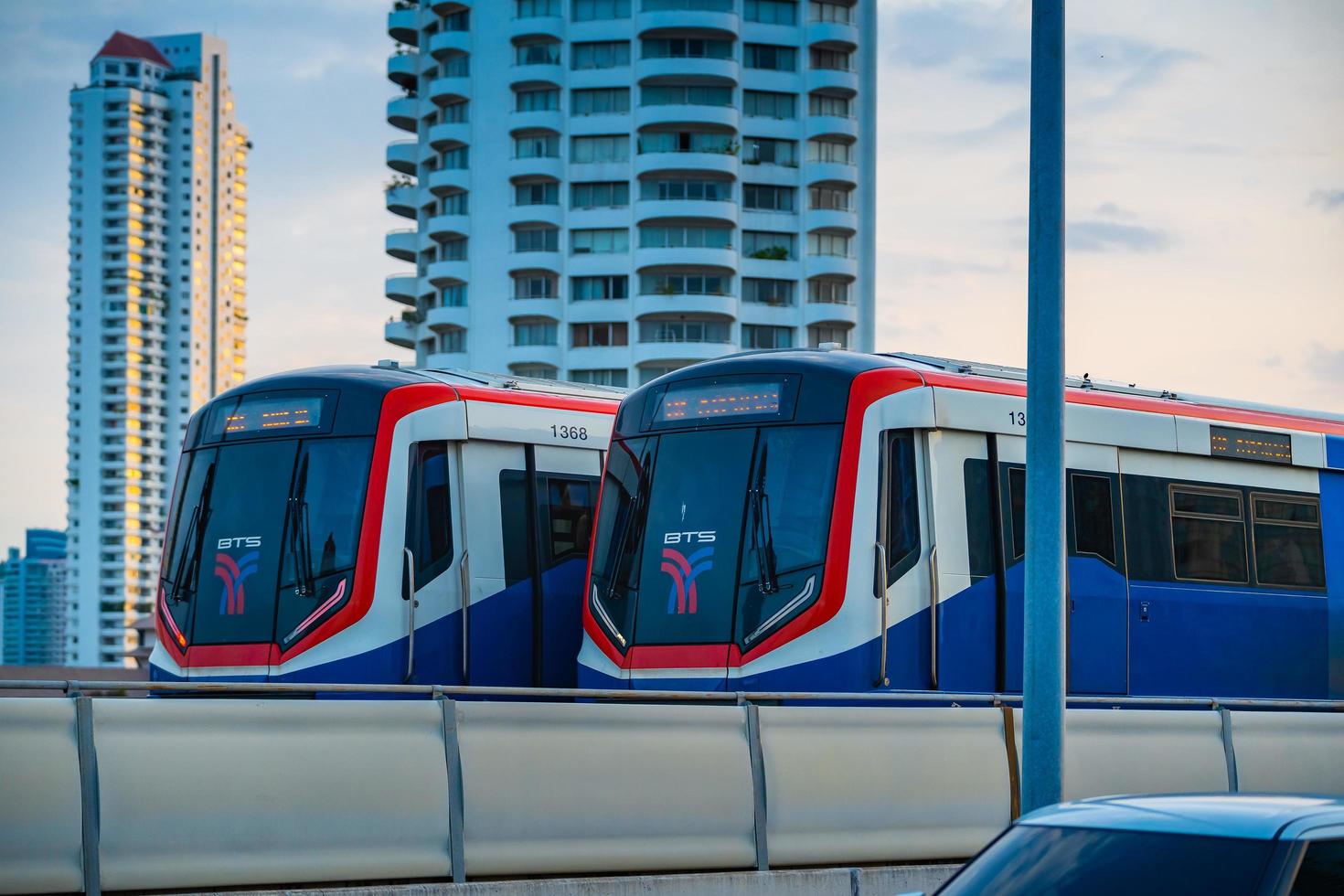 Bangkok, Thailand  May 29  BTS Sky Train Passing Taksin Bridge Saphan Taksin or Saphan Sathorn in the Evening on May 29, 2022 in Bangkok, Thailand. photo