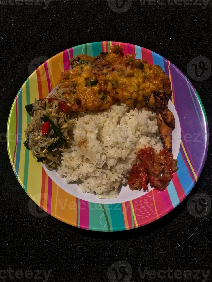 food that is usually eaten on old dates photo