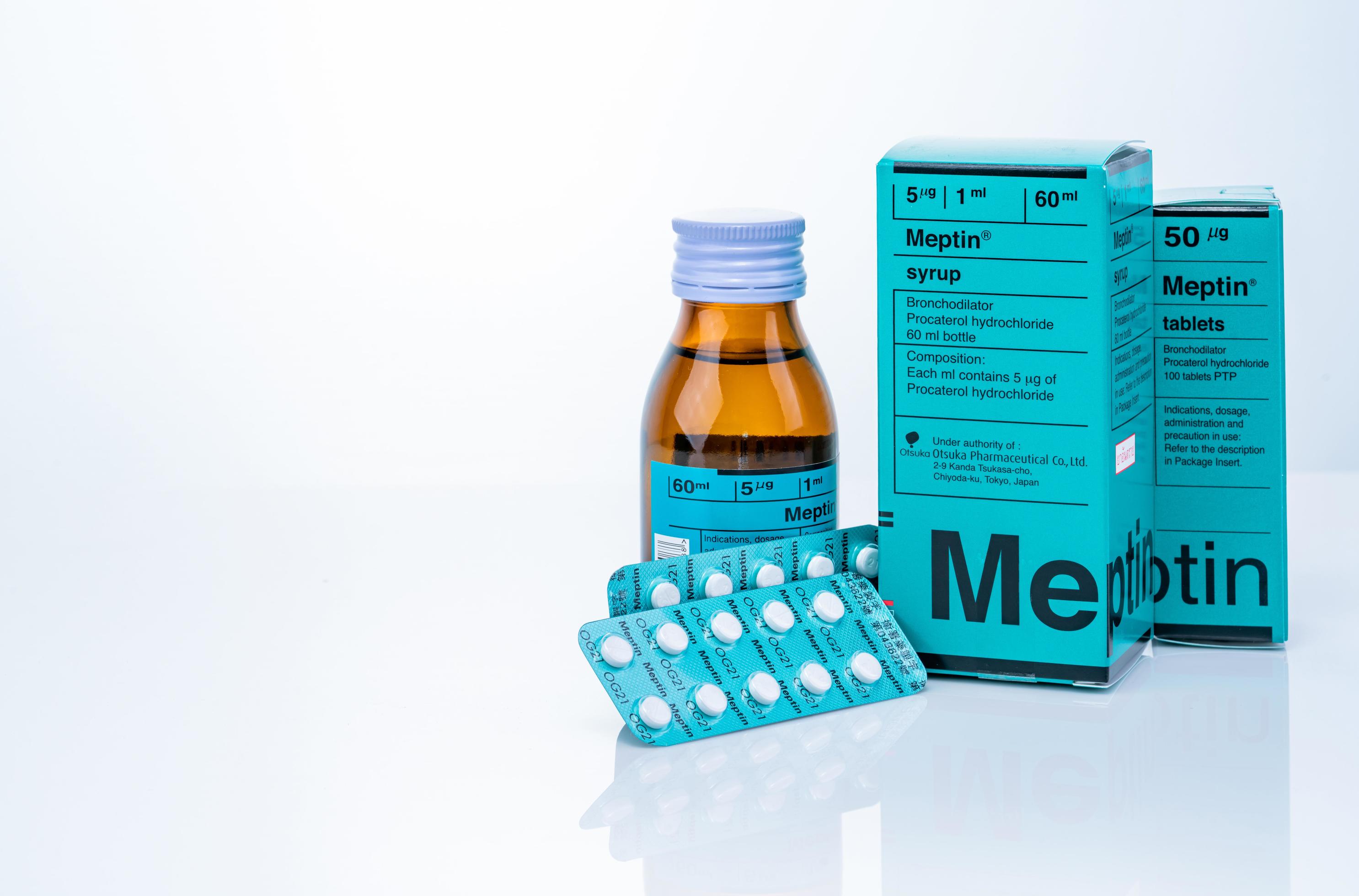 Verlichting Weinig Verzamelen CHONBURI, THAILAND-SEPTEMBER 23, 2022 Meptin syrup in bottle and Meptin  tablets in blister pack with paper box packaging. Procaterol hydrochloride.  Otsuka Pharmaceutical. Bronchodilator medicine. 12725047 Stock Photo at  Vecteezy