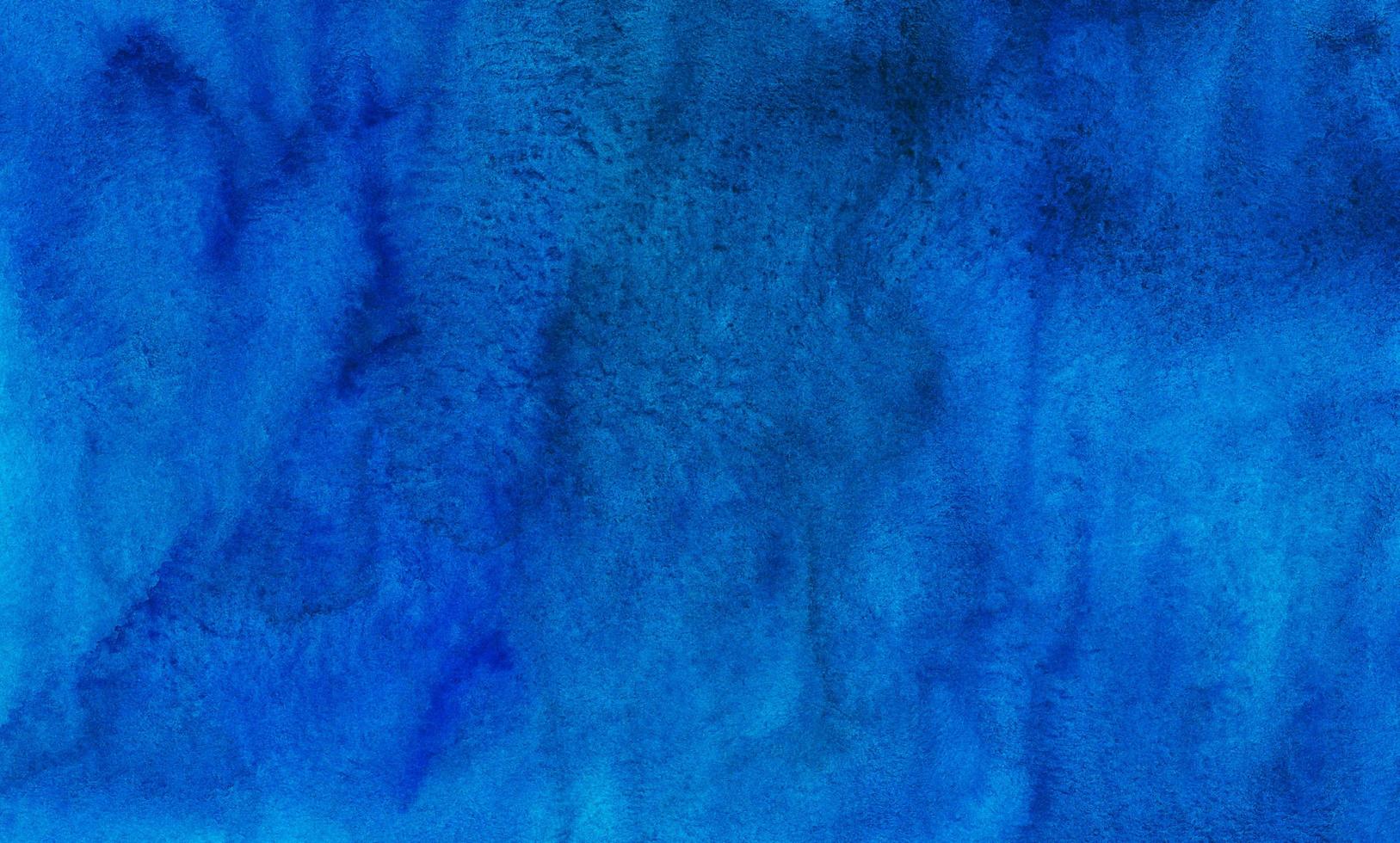 textura de fondo azul profundo acuarela pintada a mano. telón de fondo abstracto de color azul aquarelle. foto