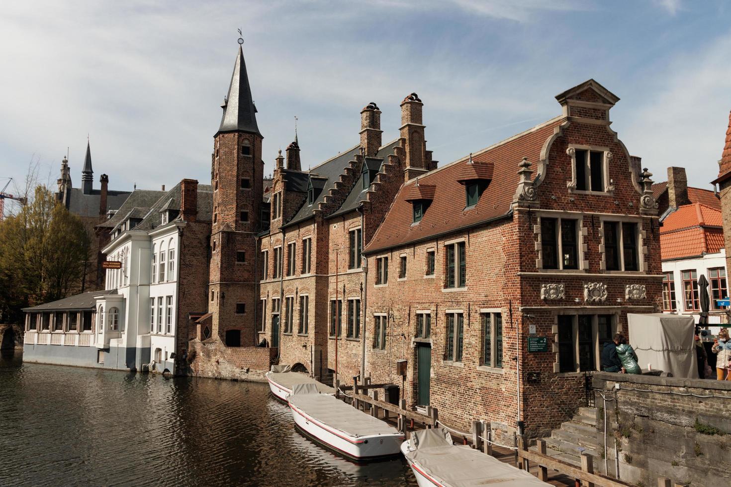 casco antiguo de brujas, bélgica. antiguas casas medievales. foto atmosférica