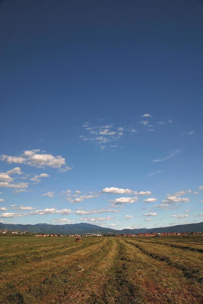 día soleado y cielo dramático... foto