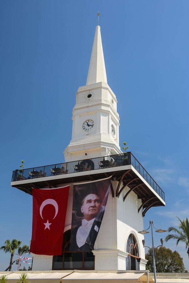 kemer, turquía, 2022 - mural sobre edificio foto