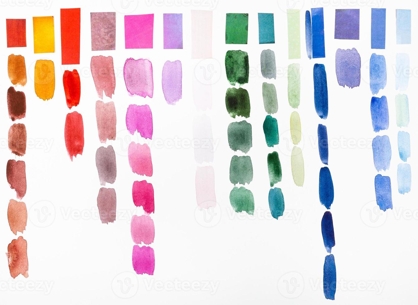 training drawing on different hues of same color photo