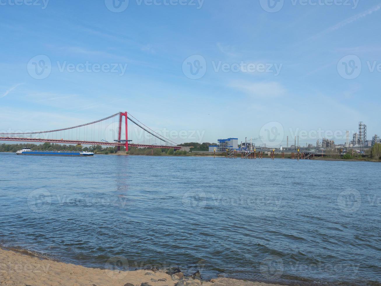 Emmerich en el río Rin en Alemania foto