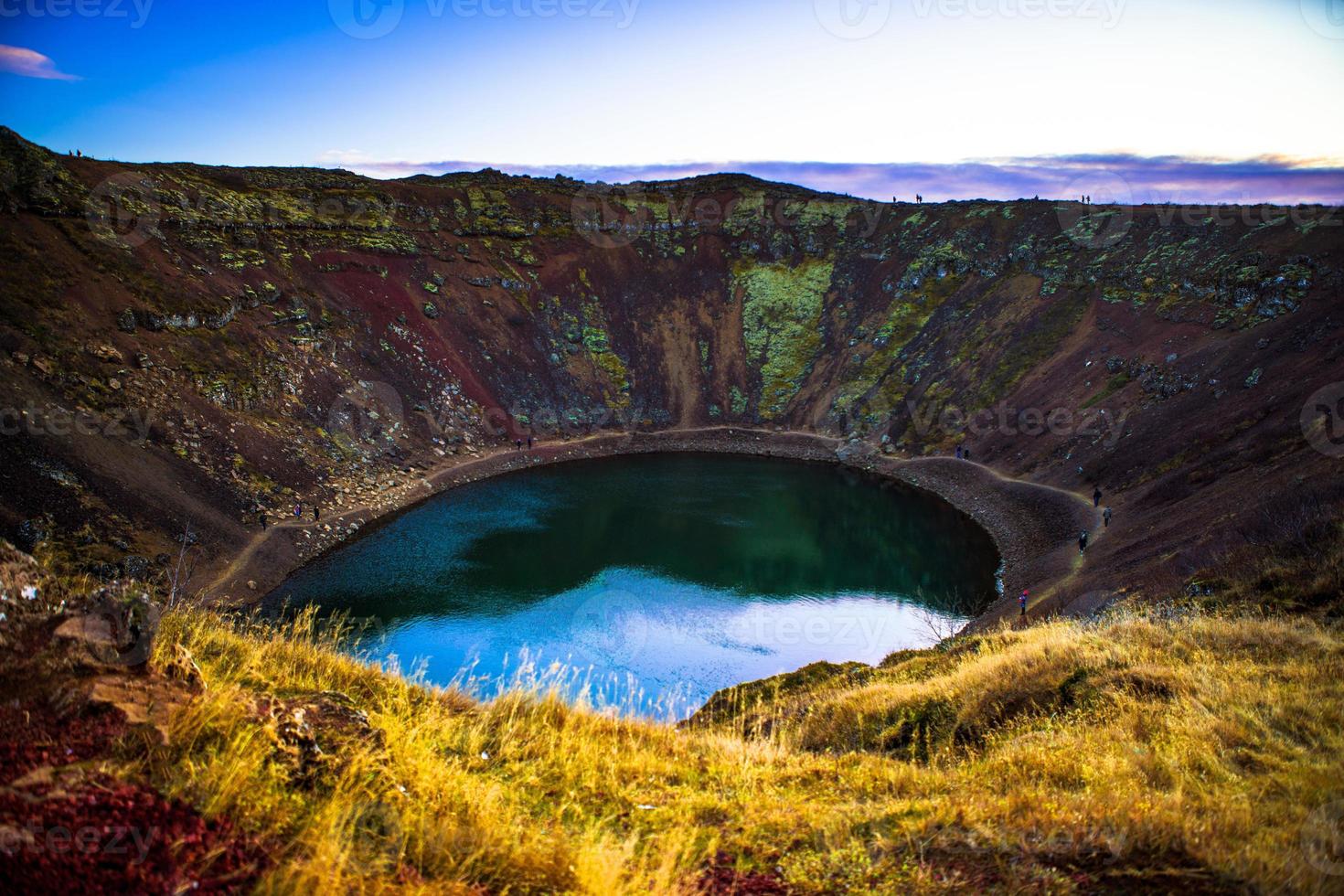 kerith o kerid, un lago de cráter volcánico ubicado en el área de grimsnes en el sur de islandia, a lo largo del círculo dorado foto