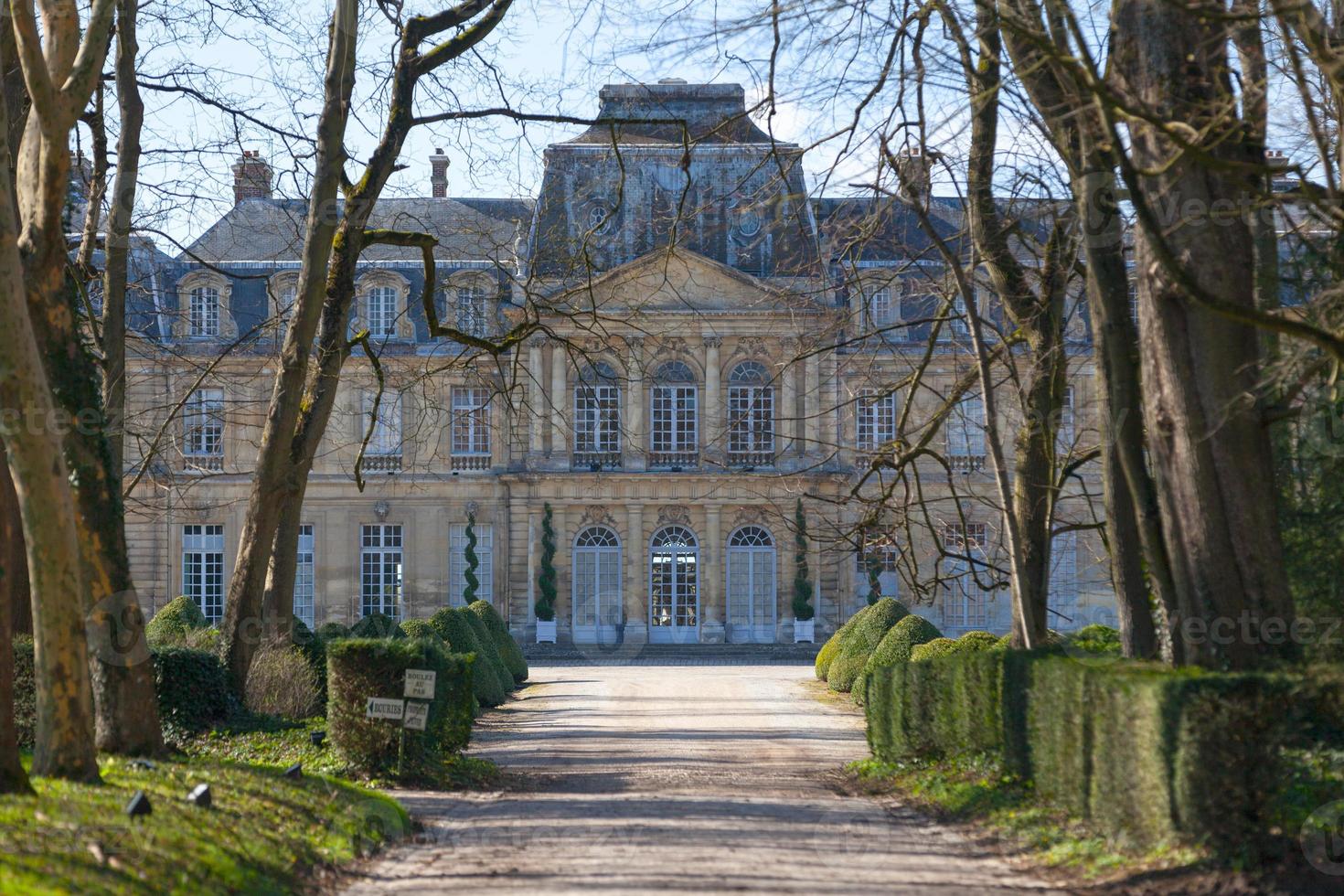 Castle of Champlatreux in Epinay-Champlatreux photo