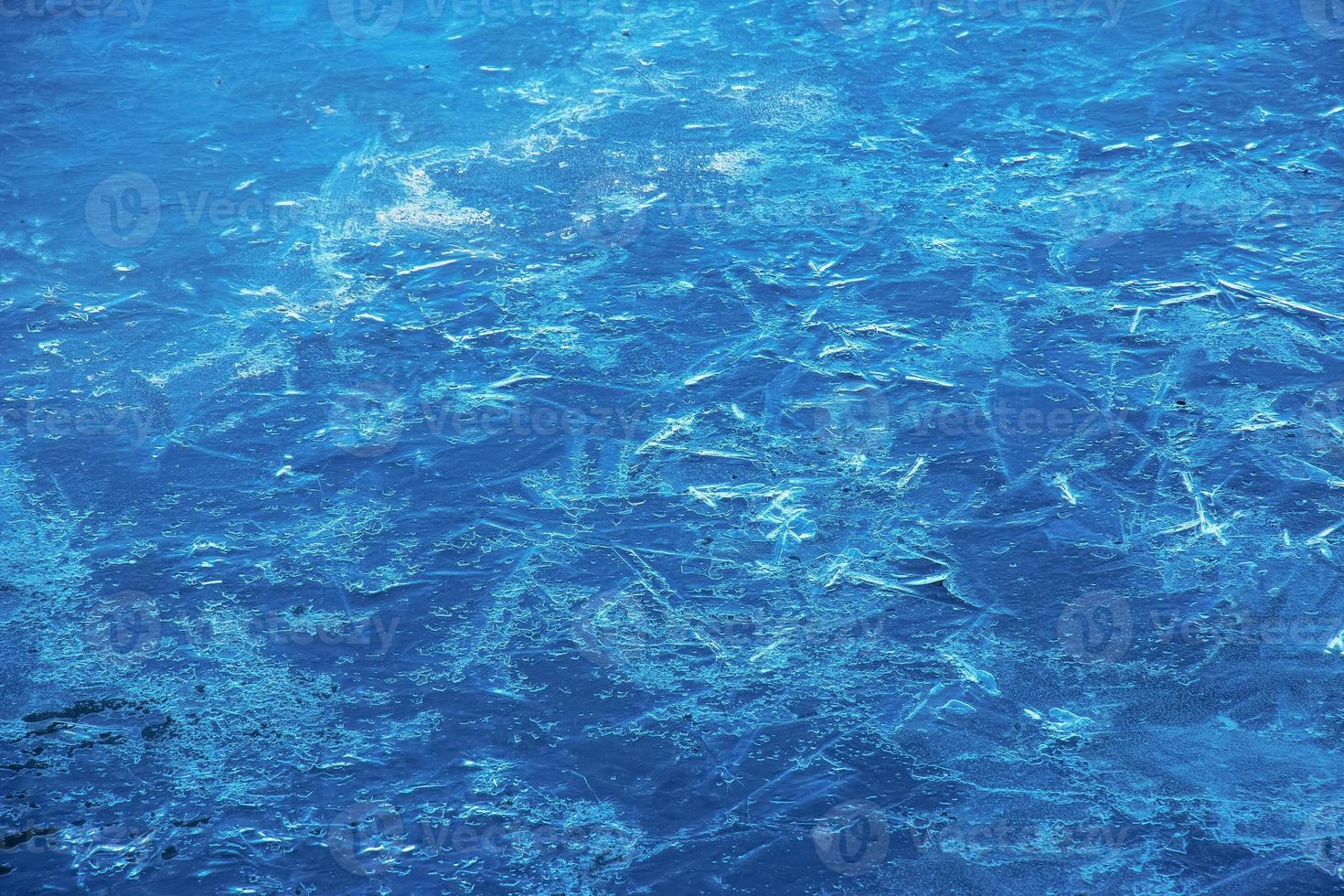 fondo de naturaleza invernal con bloques de hielo en agua congelada en primavera. fondo abstracto de hielo a la deriva en el agua foto