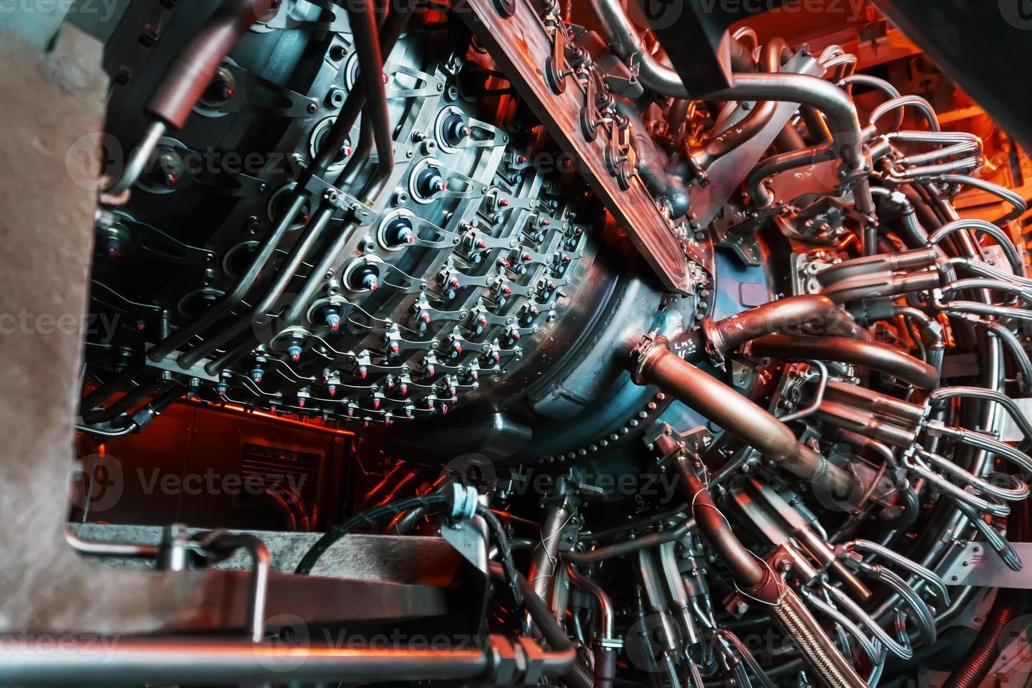 elemento de una turbina de gas de alta tecnología con un sistema de suministro de combustible reactivo foto