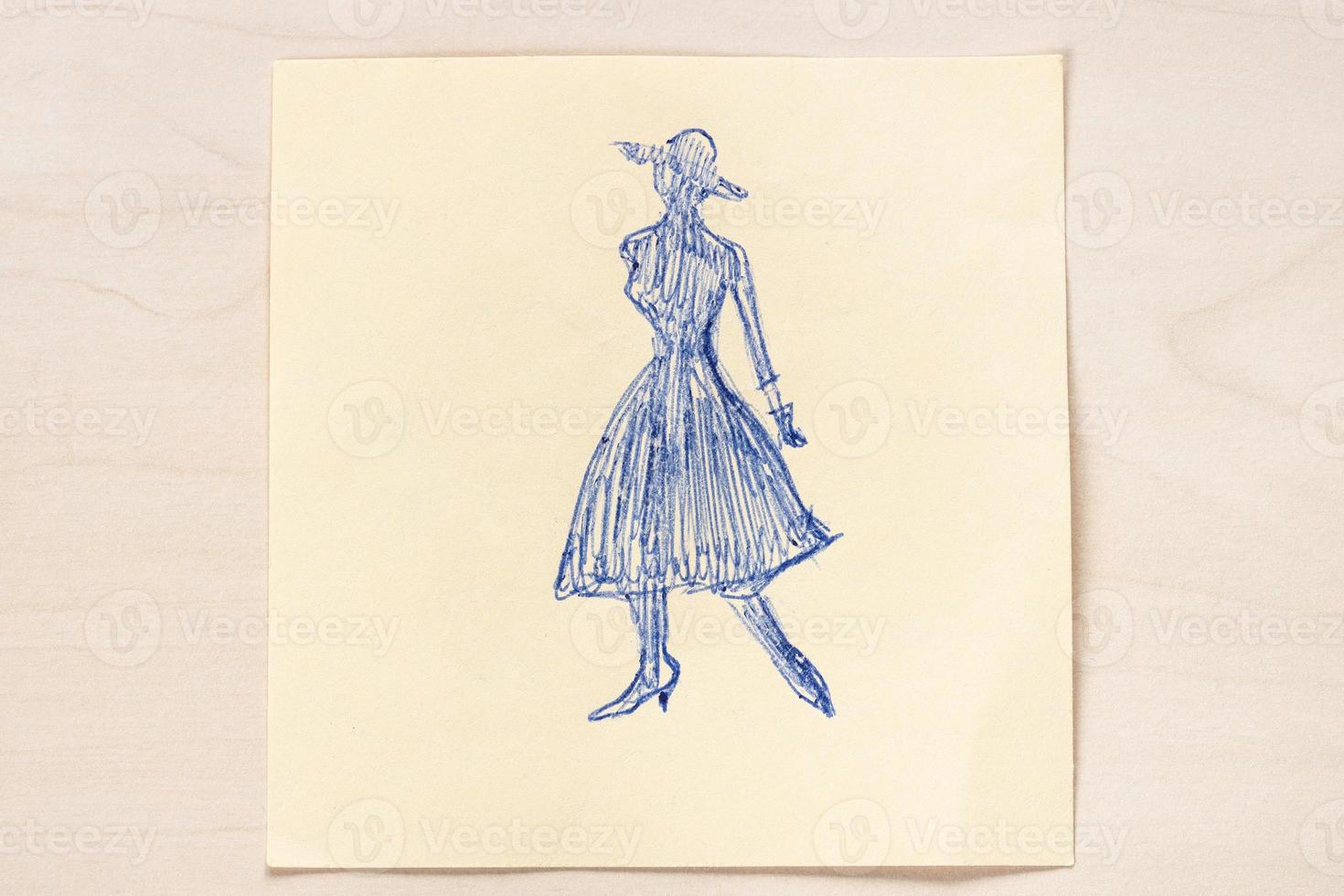 sketch of fashionable silhouette of the 50s photo