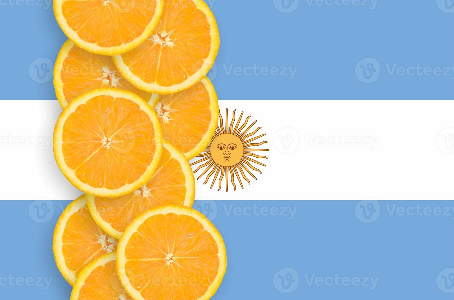 bandera argentina y rodajas de cítricos fila vertical foto